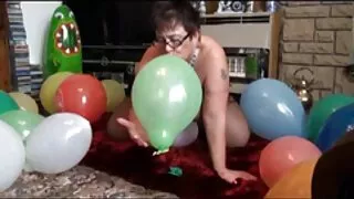 Esta atraente garota ...