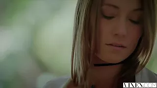Morena asiática de s ...