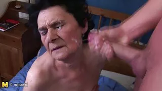 Garota asiática impo ...